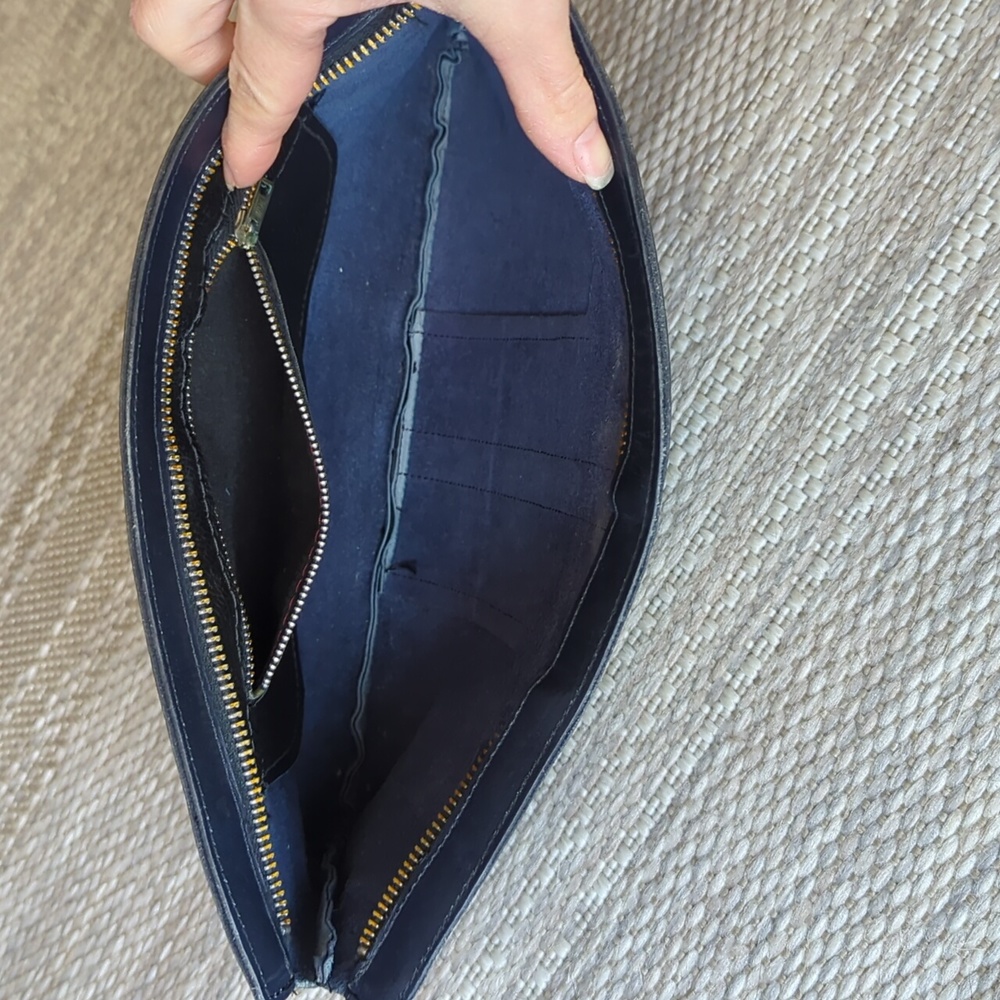 Vintage 1980s navy leather clutch purse - Picture 3 of 5